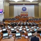 Депутаттар Жогорку Кеңеште 3 вице-спикер болушуна каршы пикирлерин айтышууда