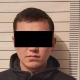 Караколдун базарларында түнкүсүн уурулук кылып жүргөн 19 жаштагы жигит кармалды