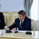 "Өзүбүздүкүн бербейбиз". Акылбек Жапаров ЖККУнун башкы катчысы Станислав Зась менен жолукту