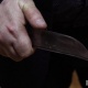 "Өз аялын бычактап...". Ошто кайнатасынын үйүндө эркек киши 24 жаштагы жубайын бычактап салды