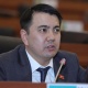"Кручу-верчу деген сыяктуу эле болуп жатат". Депутат мугалимдердин айлык маянасы боюнча маселени көтөрдү