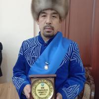 Манасчы Рысбай Исаков Ош шаарынын "Ардактуу атуулу" болду