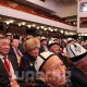 "Бири-бириңер менен күлүп отурасыңар". Делегат курултайда отурган аткаминерлерди сындады
