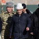 Жапаров Баткенде чек ара чырында талкаланган үйлөрдүн курулушу менен таанышты (фото)
