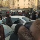 Бишкекте "Бүтүн Кыргызстан" партиясынын мүчөсү Мирлан Ураимовдун тарапташтары митинг өткөрүп жатат