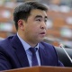 Депутат Акаев: "Орусиядагы мигранттар медициналык кароодон өтүү боюнча абдан тынчсыздануусун билдирип жатышат"