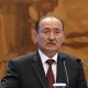 "Башты сурасаң бутту көрсөтүп, анальгин сурасаң цитрамон берет. Алымкадыр Бейшеналиев эмне себептен 17 медициналык окуу жай жабыларын айтты