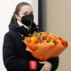 "Суроого жооп бербей чыкканча шашып". Допингге шектелген Камила Валиеваны аэропорттон кантип тосуп алышты? (фото)