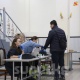 Күндүн биринчи жарымында шайлоонун нугу кандай? Бишкектин шайлоо тилкелеринен фото репортаж