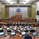 Жогорку Кеңеште Исфана шаарынын аталышын Раззаков шаары деп өзгөртүү долбоору үч окууда кабыл алуу үчүн добуш берүүгө жөнөтүлдү