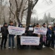 Гемодиализ процедурасын алган бейтаптар митингге чыгып, Садыр Жапаров менен жолугушту