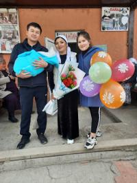 Ырчы Динара Тилекеева уулдуу болду