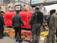"20-30дай соода-сатык орундары бош турат". "Ош базарында" мыйзамсыз соода кылгандарга карата рейд жүргүзүлдү