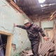"Компания жабыркагандарды турак жай менен камсыз кылууга даяр". Мэрия дубалы ураган 13 кабаттуу имарат боюнча түшүндүрмө берди