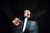 Бишкекте карыздан чыккан жаңжалдан өкүл энесин бычактаган адам 10 жылга кесилди