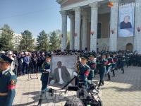 "Ак булуттар" менен Омор Султанов акыркы сапарга узатылды (фото)