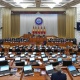 Жогорку Кеңеште КТРКнын макамын өзгөртүүгө багытталган мыйзам долбоору үчүнчү окууда жактырылды