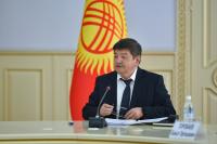 Акылбек Жапаров Кавак күрөң көмүр кенинде иштеген ишкана жетекчилери менен кеңешме өткөрдү