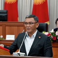 Мирлан Самыйкожо: &ldquo;Кочкордо бир үй-бүлөдө төрттөн келин жашап жатат, жер маселесин чечкиле&rdquo;