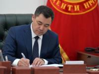 Садыр Жапаров Кыргызстандагы креативдүү экономиканы өнүктүрүү тууралуу жарлыкка кол койду