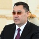 Президент Бакудагы иш сапарында эмнеге көз айнекчен жүргөнүн түшүндүрдү
