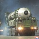 Ядролук курал жана миңдеген армия: Ким Чен Ындын параддагы кадрлары
