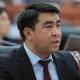 Акаев: &ldquo;Индиялык, пакистандык студенттер жан сакчы менен жүрөт, тамекисине чейин тартып алып жатышыптыр&rdquo;