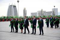 Талант Мамытов расмий сапар менен Ашхабад шаарына барды (фото)
