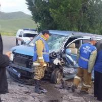 Аксыда эки унаа сүзүшүп 1 киши каза болуп, 13 адам жабыркады