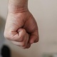 Аламүдүн районунда милиция кызматкерине белгисиз адам кол салды