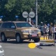 Бишкекте элчиликке таандык унаа жөө адамды сүзүп кетти (сүрөт)
