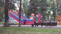 Жаш Гвардия бульварында мыйзамсыз орнотулган батуттар алынды