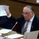 &ldquo;Давайте&rdquo; дебей сүйлөңүз!". Депутаттар жыйында кайым айтышты