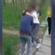 Бирин дааратканадан, экинчисин бактан. Мектебиндеги кыздарды сабаган окуучу онлайн окуусун улантат
