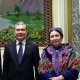 Түркмөн президентинин апасына "Эмгек сиңирген килем токуучу" наамы ыйгарылды