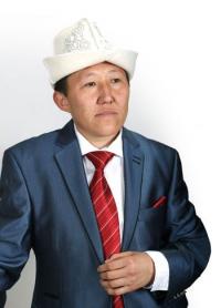 "Бөдөнө тумшук мамагың" деп ырдап кемпирлерден тил уккан. "Мөлмөлүмгө" экинчи өмүр берген Малик Аликеев 53 жашта
