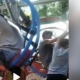 Өзбекстанда өспүрүм бала аттракционго кыпчылып калды (видео)