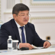 Акылбек Жапаров журналисттер менен ресторанда жолугушуу өткөрүүдө