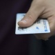 Интернетте чет элдик жарандарга кыргыз паспортторун жеткирип жаткан айдоочунун видеосу тарады. Министрликтин жообу