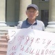 Жарандык активист 13 жаштагы кыздын зордукталышына байланыштуу нааразычылык акциясына чыкты