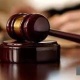Садыр Жапаров акча талап кылды делген судьяны кызматтан четтетти