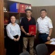 Бишкекте маршруттук таксинин айдоочусу аялды төрөт үйүнө өз убагында жеткиргени үчүн сыйланды