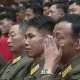 Түндүк Кореянын аткаминерлери президент Ким Чен Ындын ооруган убагы баяндалып жатканда ыйлап угуп отурушту (видео)
