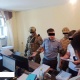 Чүйдө милициянын 2 тергөөчүсү пара алып жаткан учурда кармалды