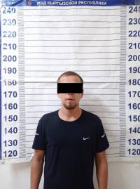 Кадамжайда жол кырсыгына кабылган унаадан тапанча менен баңгизат табылды