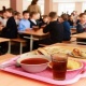 Өлкөдө окуучулардын ысык тамагы үчүн канча каражат бөлүнөрү айтылды