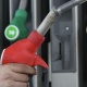 Күйүүчү майдын баасы дагы көтөрүлөт. Кыргызстандын нефтетрейдерлери анын себептерин айтты