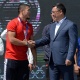 "Бар бол, баатыр!". Садыр Жапаров Акжол Махмудовду куттуктады