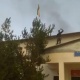 Тажик аскерлери Баткен районунун Достук айылындагы мектептин имаратын басып алышты