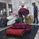 "Жүрөк жылытат". Спорт сарайында Баткенге гуманитардык жардам чогултулууда (сүрөттөр)